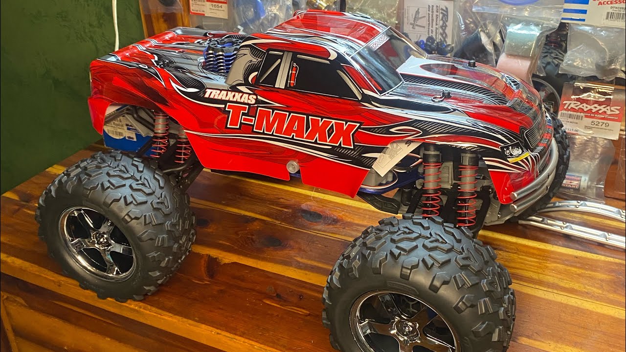 RARE DISCONTINUED TMAXX AND EMAXX ALUMINUM BUMPER UPGRADE THAT WAS ONLY MADE FOR 1 YEAR 