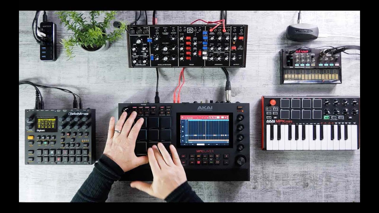 Akai Professional MPC Live II | Обзор