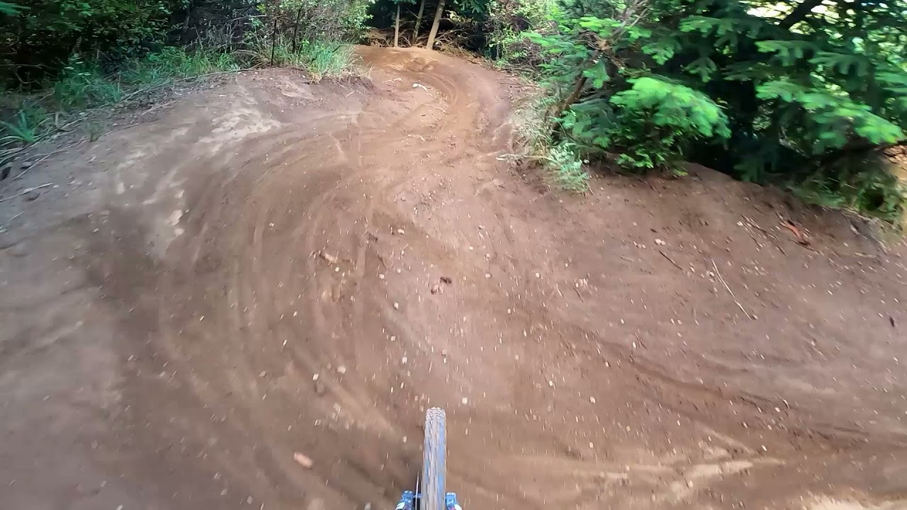 Downhill - cerro otto - bajadita en el circuito de la piedra despues de una buena lluvia