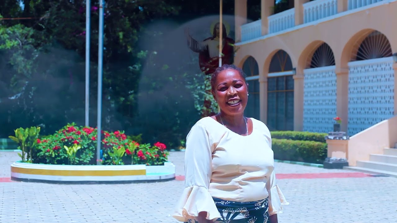 SIMAMA TUMSIFU BWANA Na Valentine andege - Kwaya Ya Mt.Daudi Kanisa Kuu Tabora