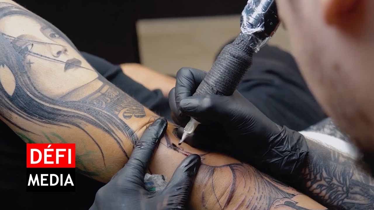 Des policiers s’élèvent contre l’obligation d’enlever leur tatouage