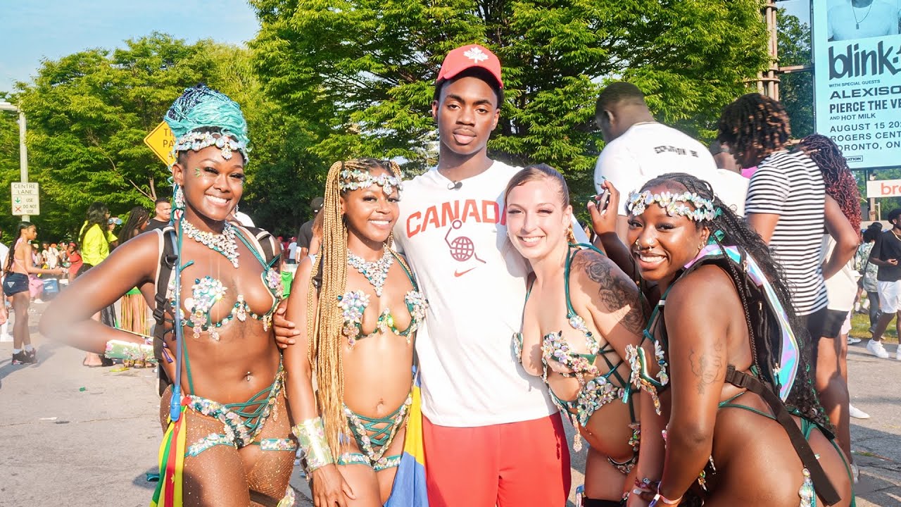 RIZZING EVERY PRETTY GIRL IN CANADA ! 🇨🇦