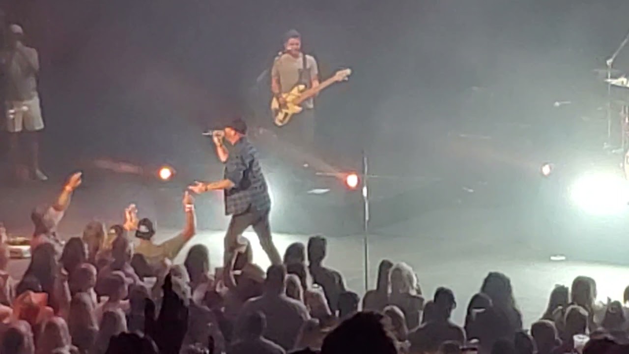 Cole Swindell Live!