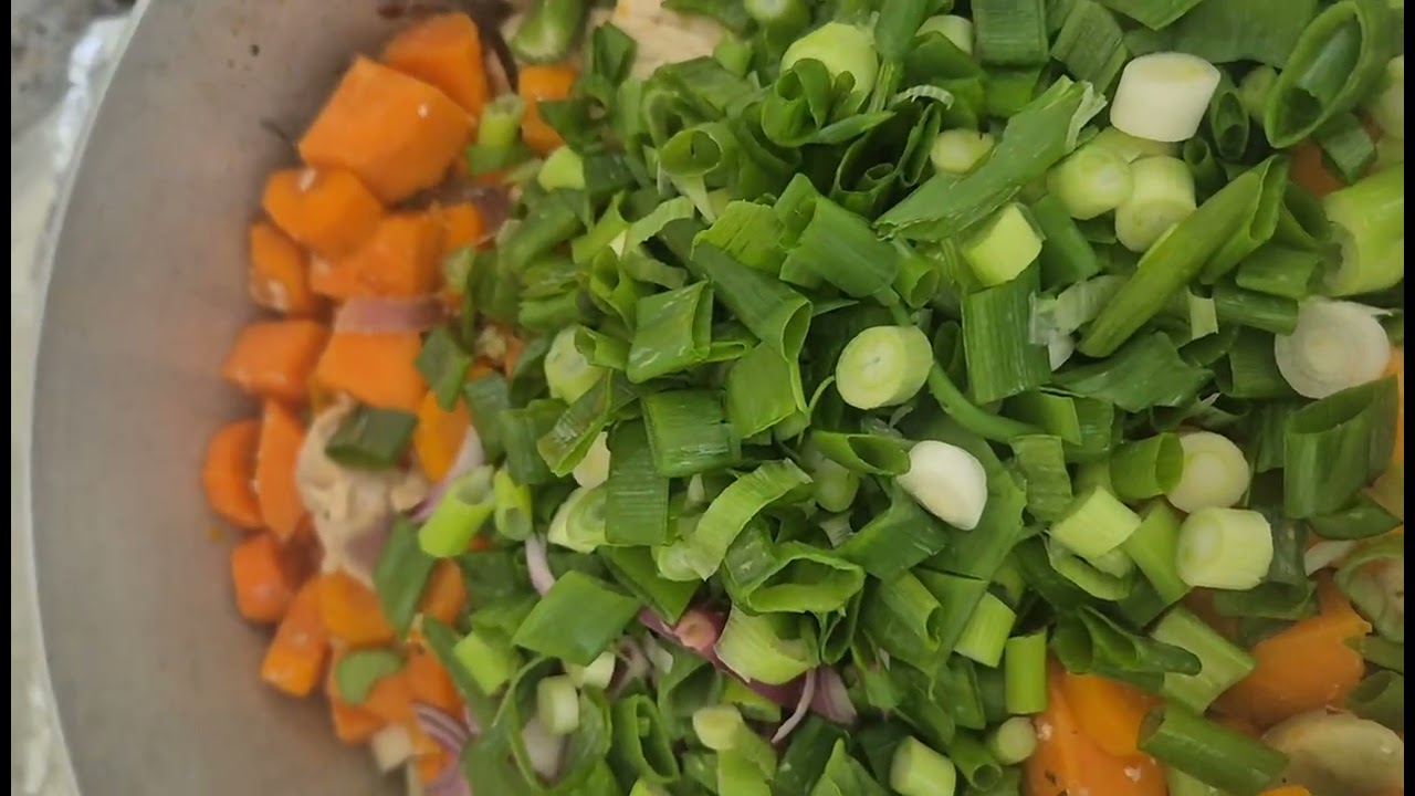Dinner is ready 🍽 🥗 🥣 mixed vegetable sauce, #yummyfood #cooking thanks for watching p/s subscribe 