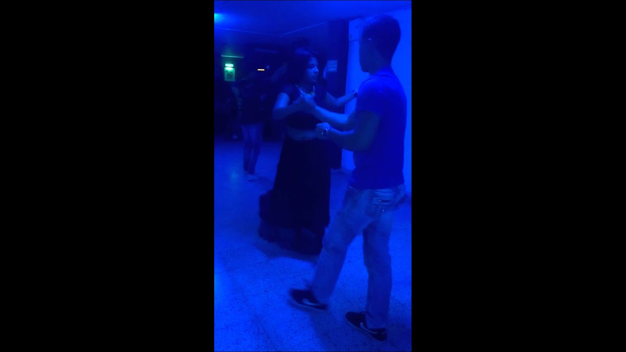 bailando  cumbia sonidera .¡disco club !