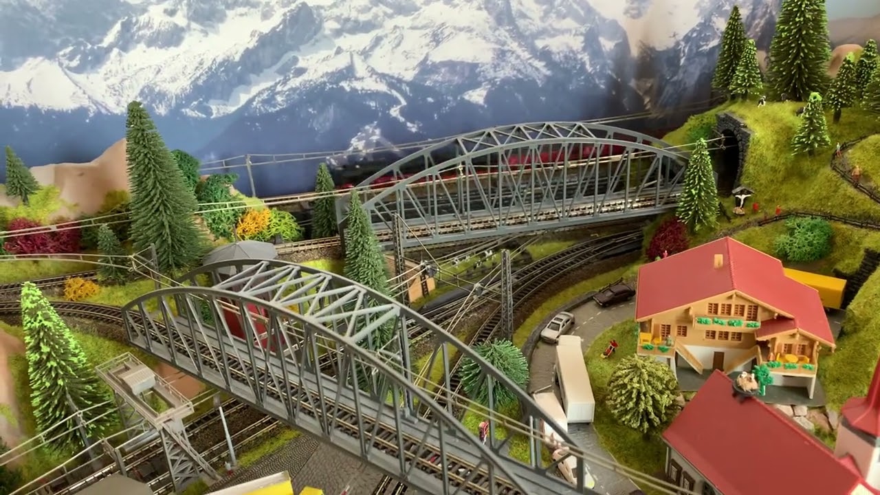 Märklin Z + Noch Cortina, wieder in Aktion  (100 x 70 cm)