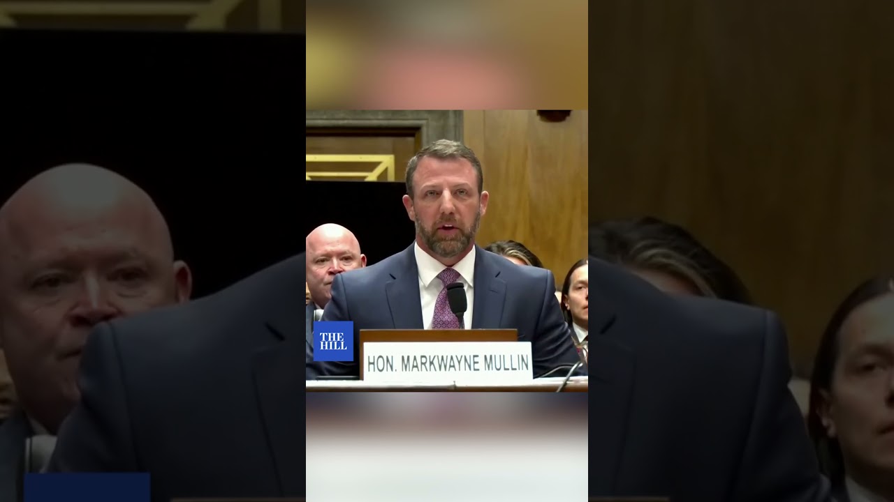 Рэнд Пол вступил в конфликт с Марквейном Маллином из-за его замечания о &laquo;змее&raquo;; он заявил, что у ...