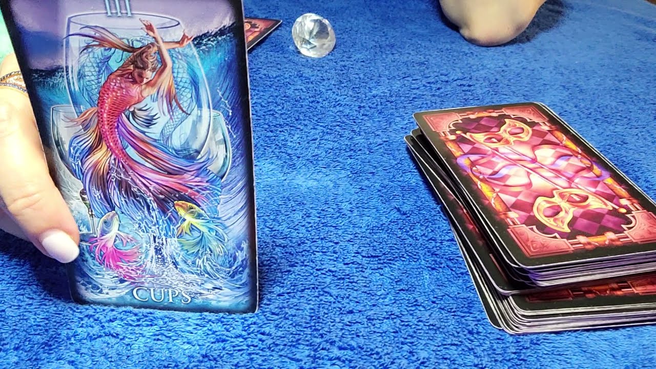 PISCES - THEY TRULY DO LOVE YOU! WHERE IS THIS CONNECTION HEADING?...💜 🎁 JANUARY 2022 TAROT READING