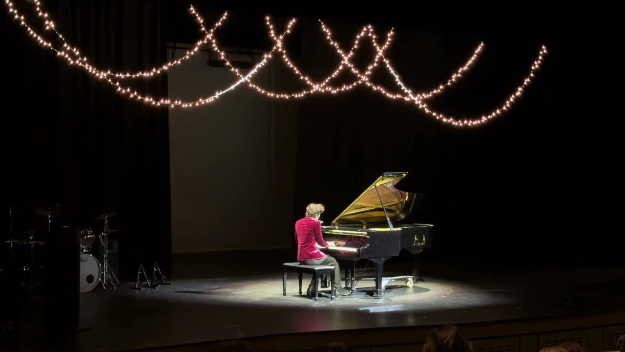 Piano Man medley performed by Lucius Watt