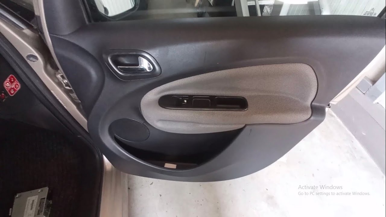 Снятие передней дверной панели Citroen Picasso / замена динамика, установка динамиков Audison