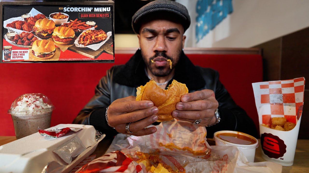 Trying Smashburger's New Scorching Mac And Cheeseburger...
