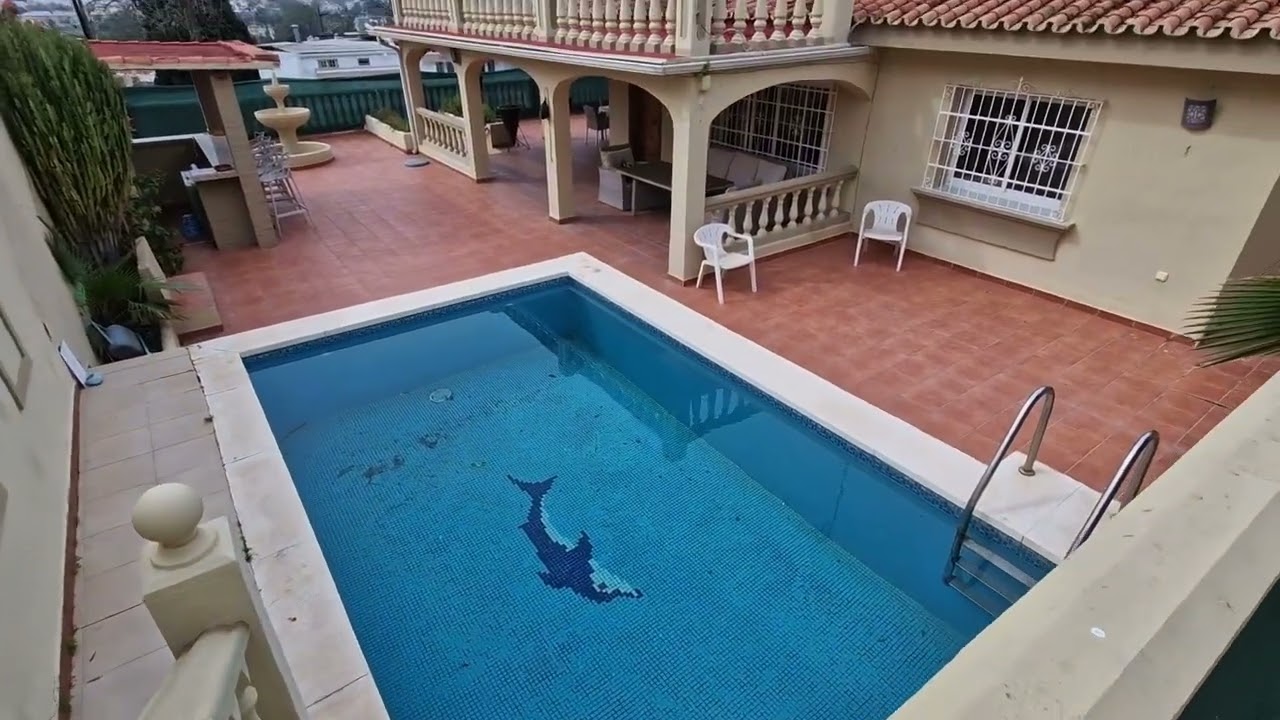 casa la campana con locales