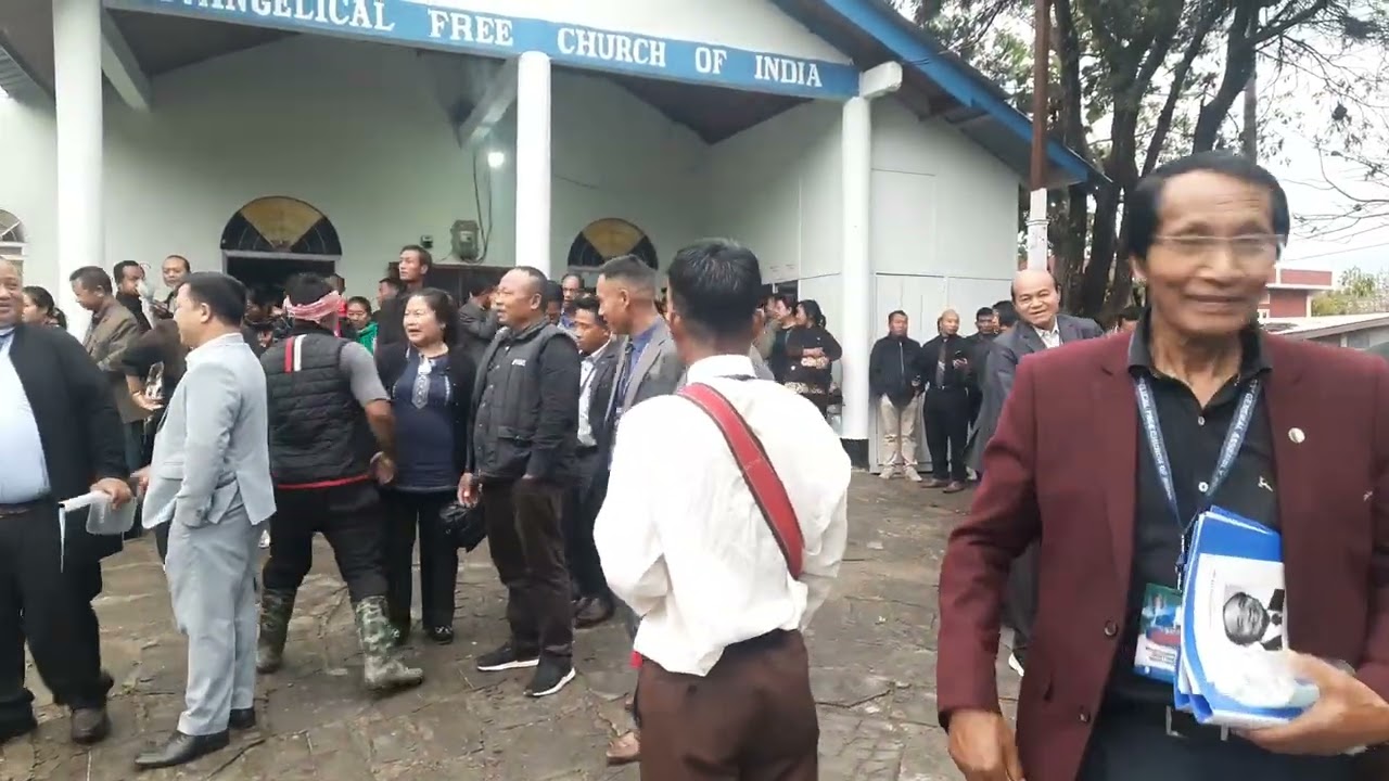 Rev. Dr. Lalthankhum Sinate hawimaina hun hmang laktawi