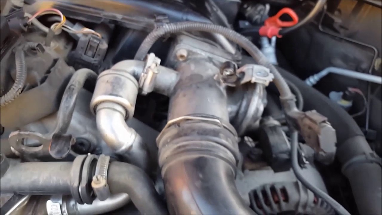 Disassembly egr valve bmw e90 320d (smontaggio valvola egr)