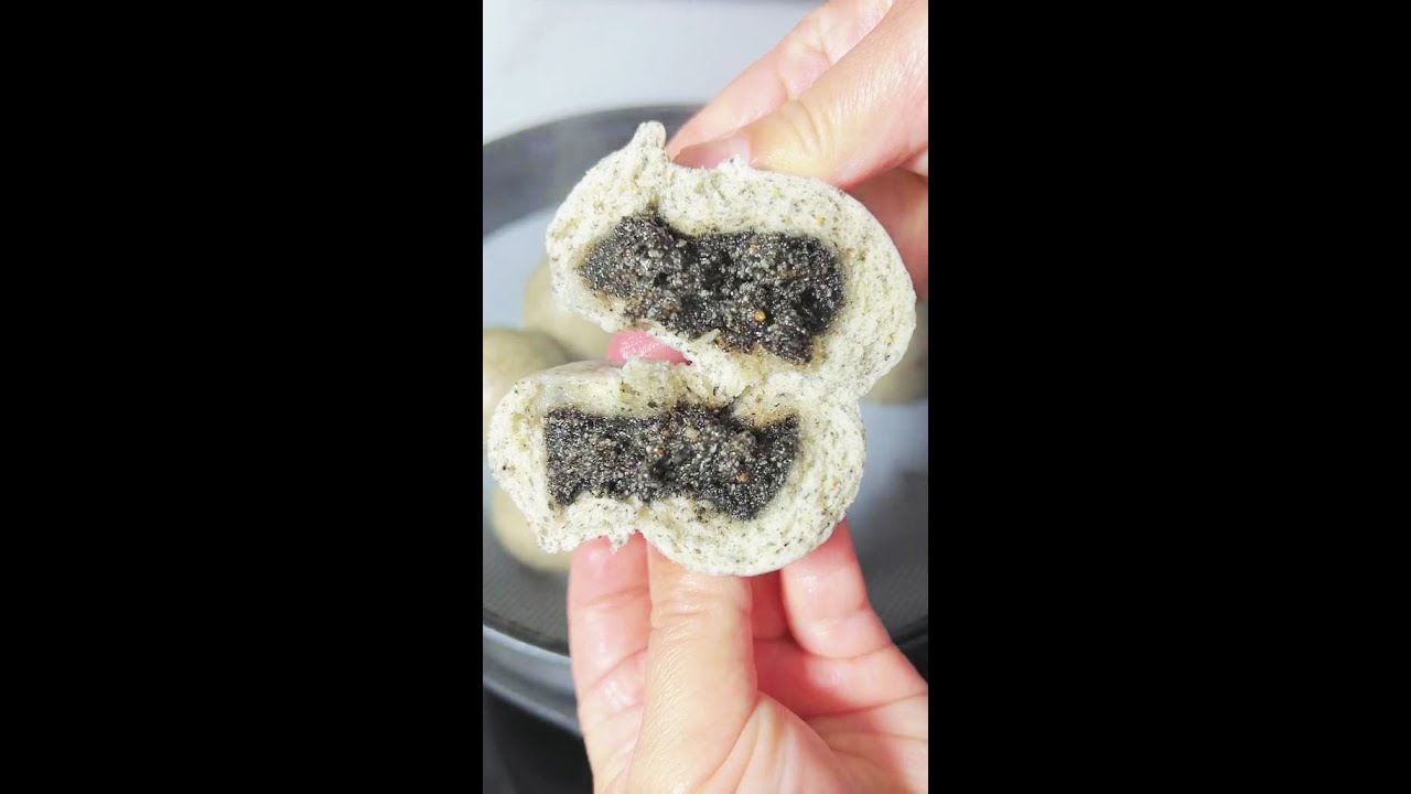 Fragrant and soft black sesame buns