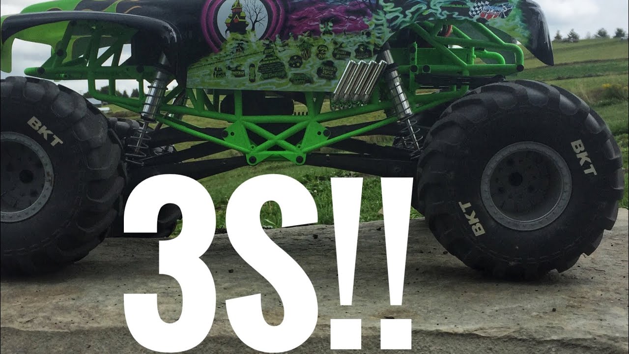 Axial Smt10 Gravedigger 3s run!