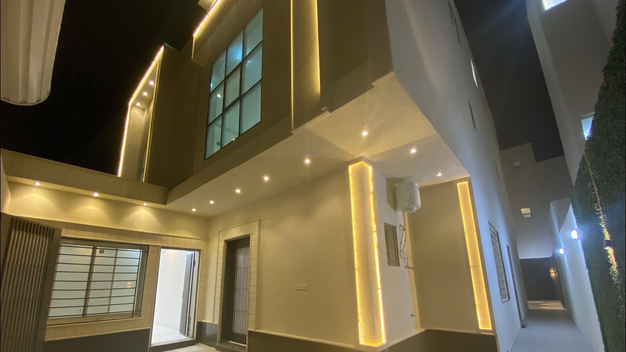 فيلا للبيع درج صاله شقه مع حديقه حي عكاظ جنوب الرياض 0500734495