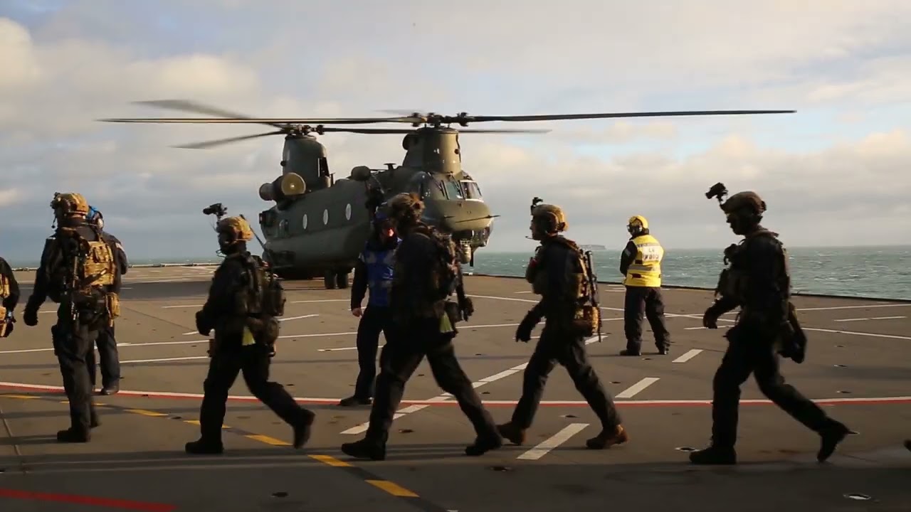 42 Commando fast roping onto HMS Albion 2019