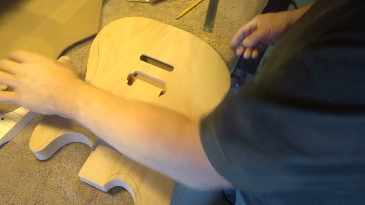 Arm rest and Tummy cut on a Strat Body