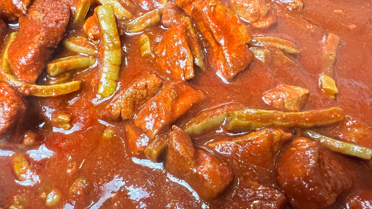 Carne de puerco en Chile Colorado con nopales ! Una Sabrosura 😋