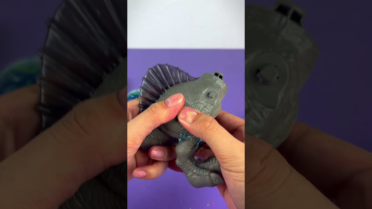 ZURU Smashers Light-Up Dino Surprise Egg 