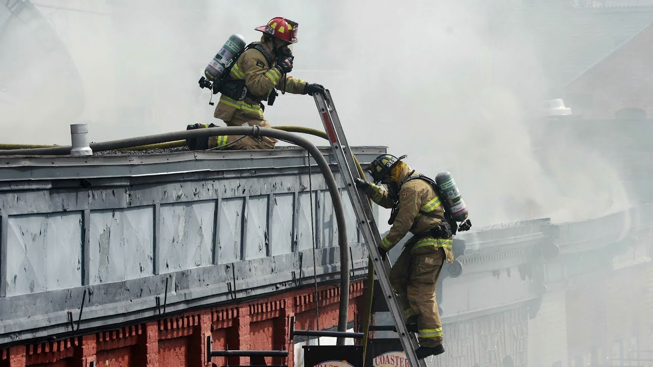 Fire rips through Ottawa's ByWard Market