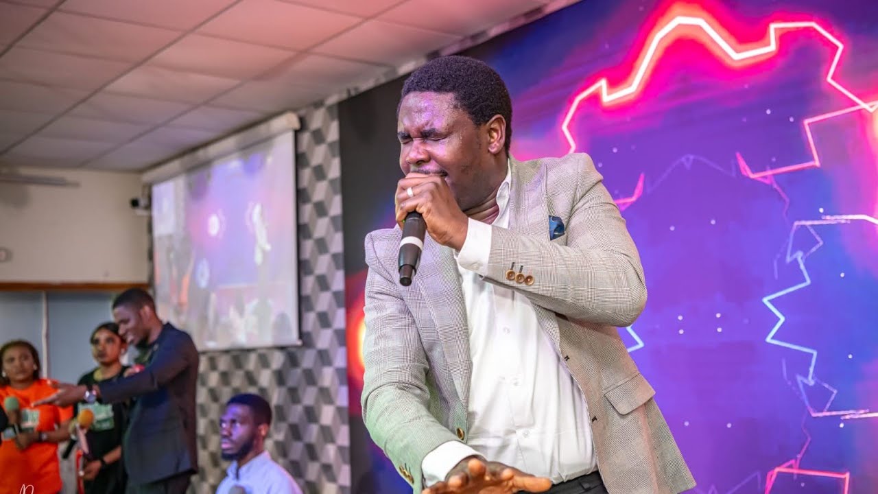 Omo Ara at Prevailing Praise Manchester