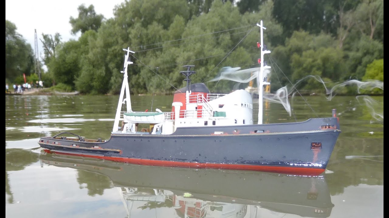 Schlepper / Tugboat Jean Bart von Heller 1/200 RC