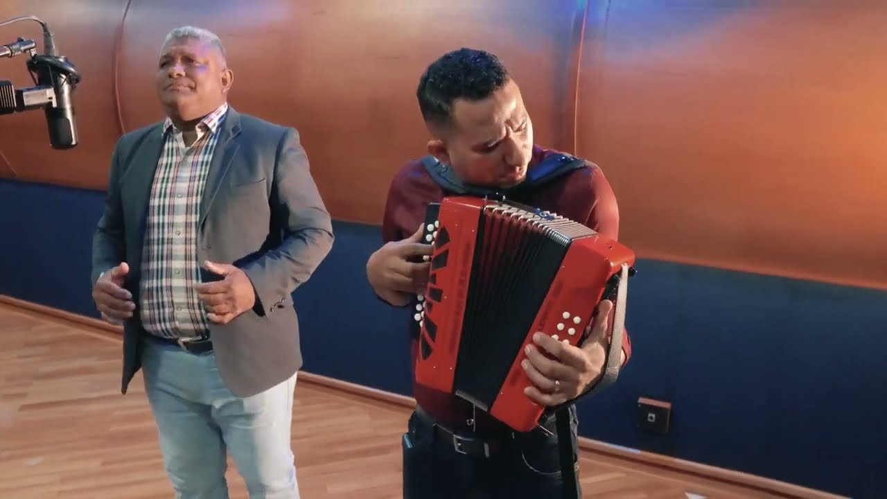 AL MAS GRANDE - ADOLFO GARCÍA