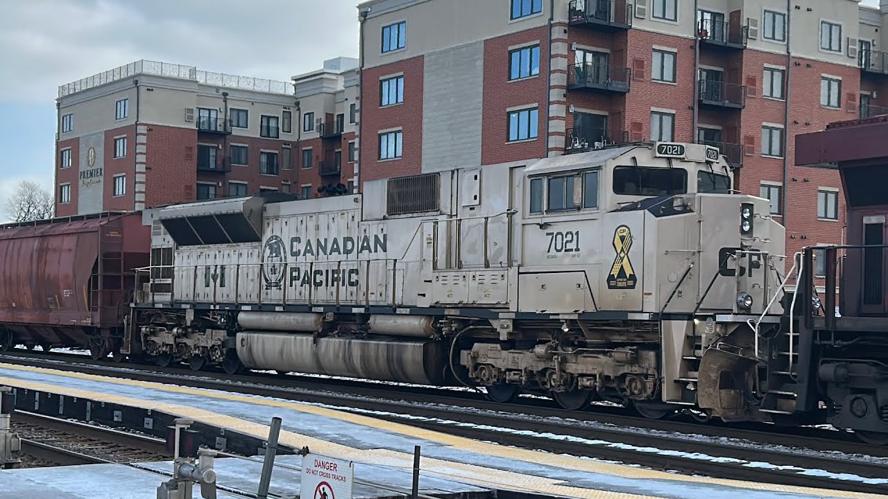 2 Hour Saturday Railfanning at Franklin Park ft. CP 7021! | 1/17/2026