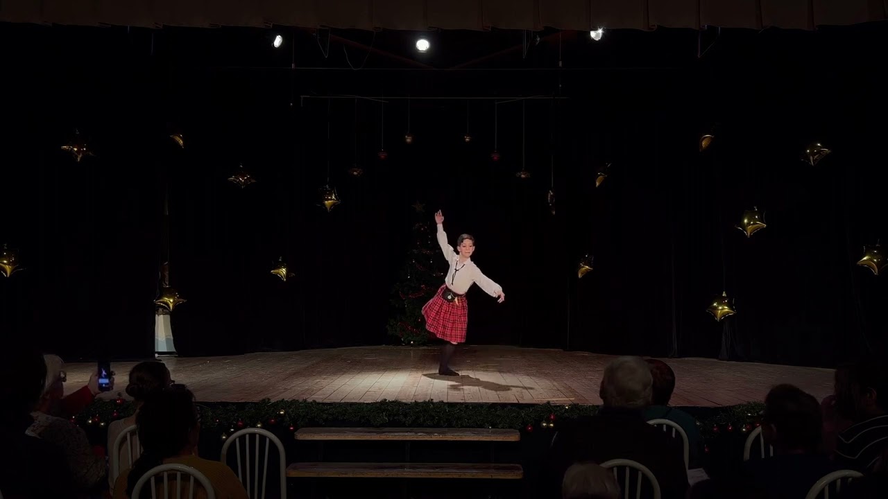 18.12.2022 Отчетный концерт ДК  Юность. Вариация Джеймса из балета «Сильфида»