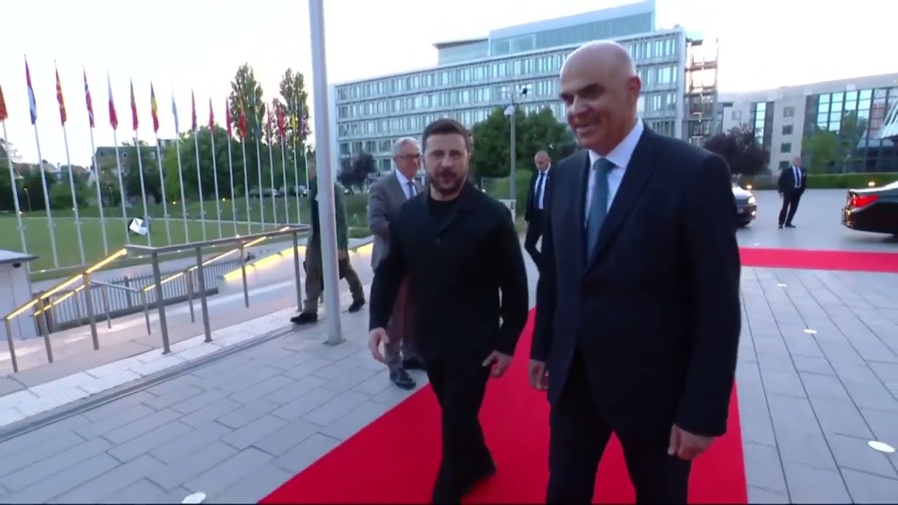 Зеленський ЕКСТРЕНО прибув до Франції! Подивіться на РЕАКЦІЮ людей