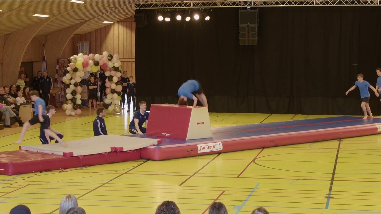 Airtrack og trampolin - Framsýning 2025
