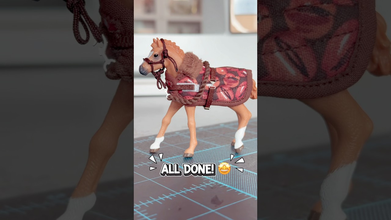 Let&rsquo;s make a foal blanket set! 🤩 #schleich #crafting #breyer #diy #horse #blanket #equestrian