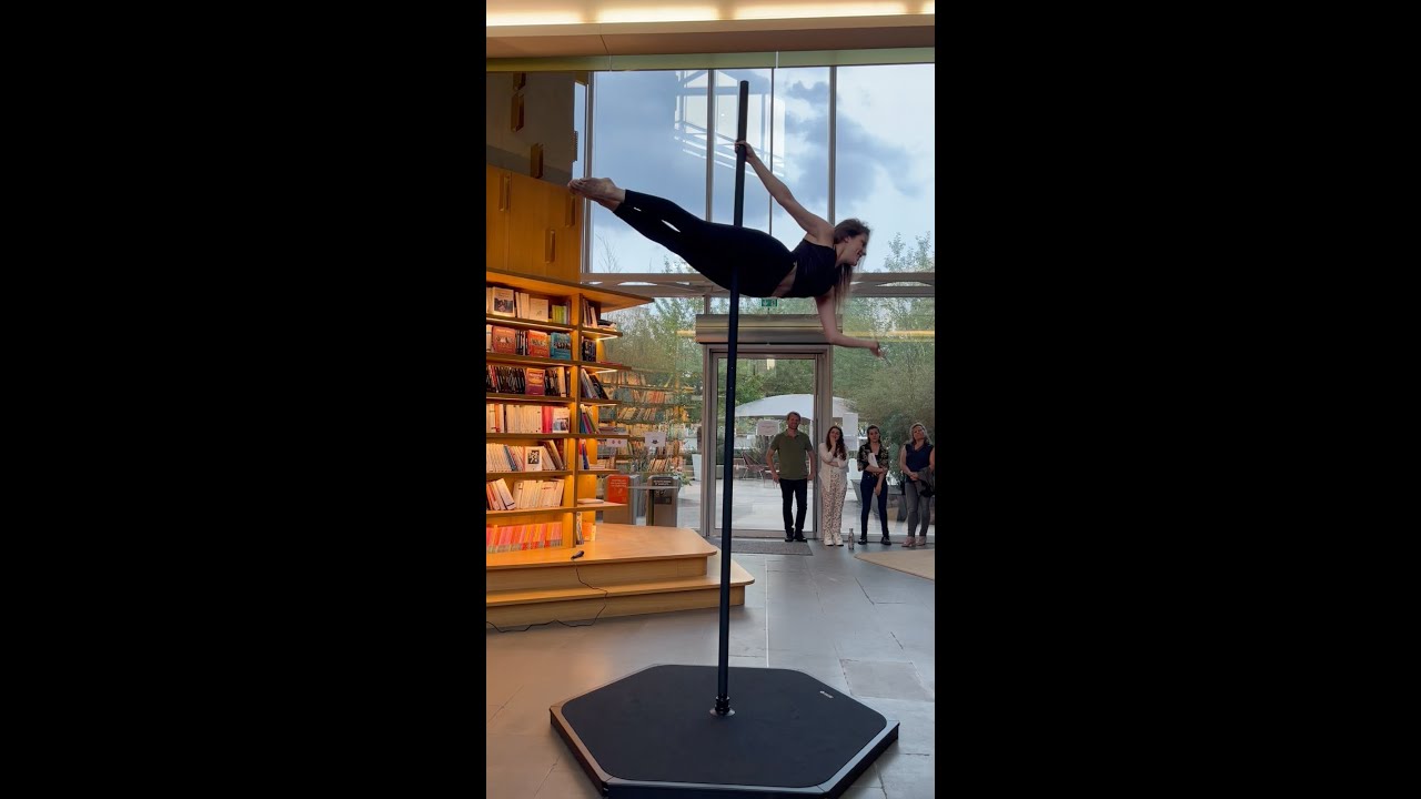 Démonstration de pole dance - Skyfall