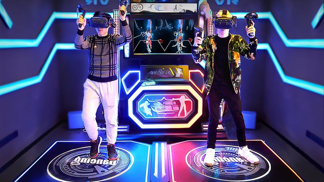 This Multiplayer Beat Saber Arcade Machine Let's You Play With Friends