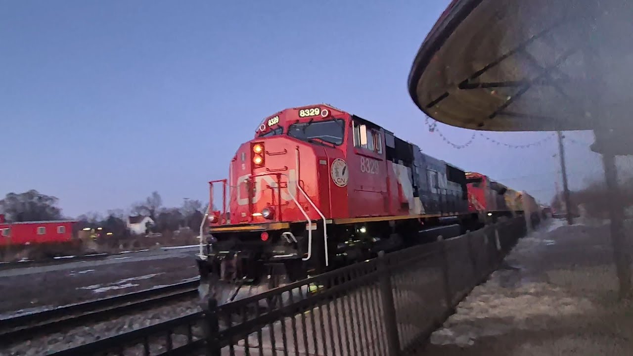 Cn 8329 E501, PR43C Flint To Bancroft. 2 Cityrails GE E244Ac GE E299Ac At Durand Union Station.