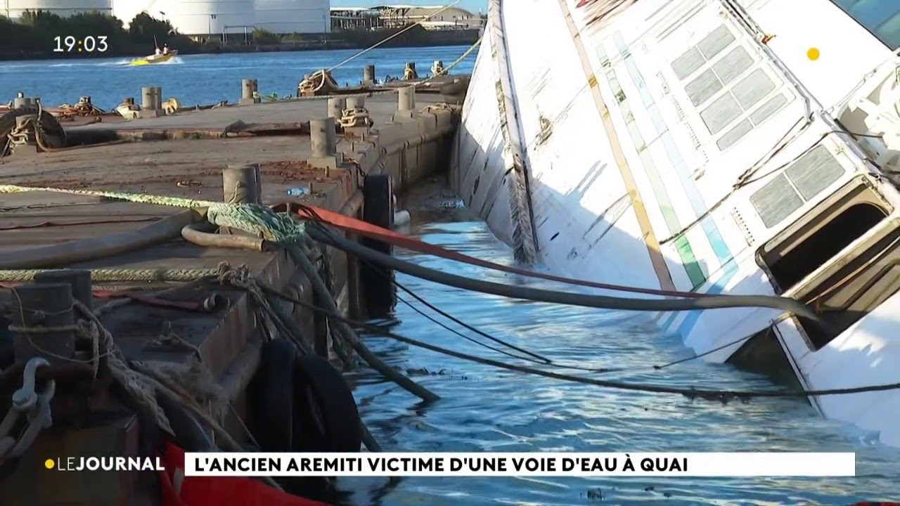 L'ancien Aremiti victime d'une voie d'eau à quai.