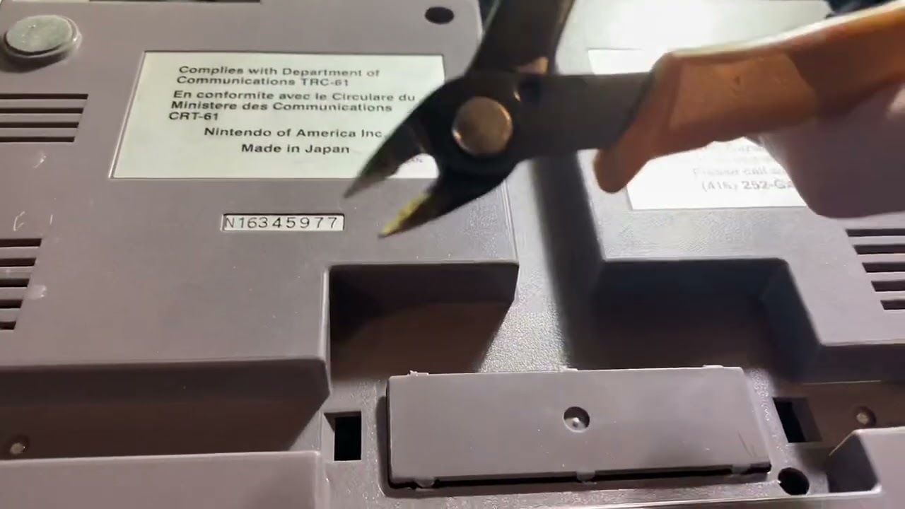 How to plug and use the audio expansion for the NES front loader.