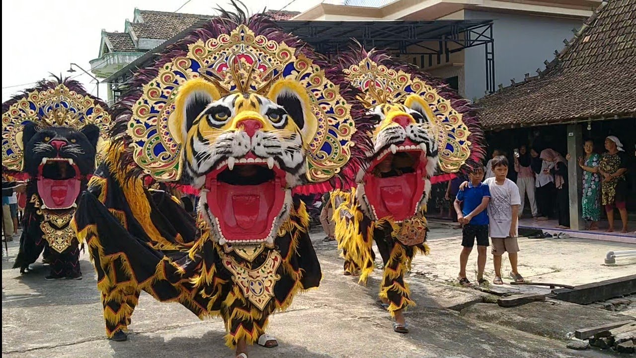 Super Meriah.! Kirab Barongan Cahyo Utomo & Nirwana Drumband Di Singorejo Demak | Hidayah Demak