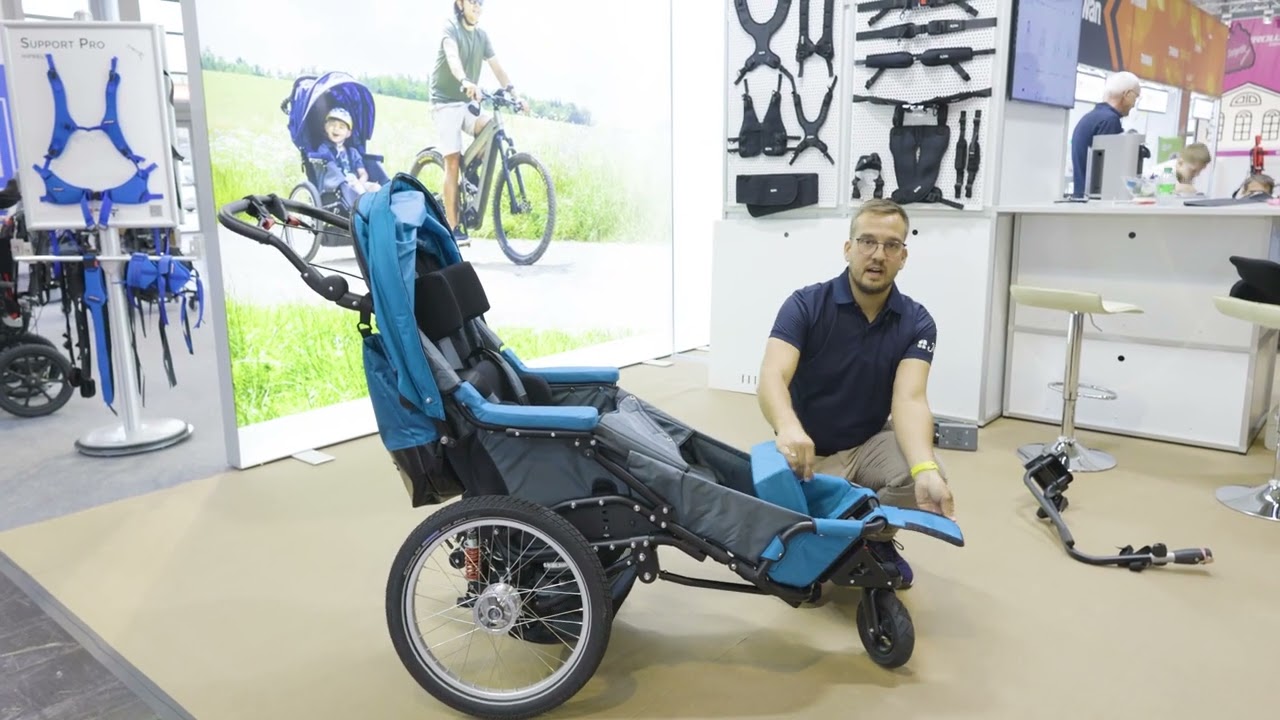 Der neue Rehabuggy JOSI-Wismi G2 auf der Rehacare 2024 von @JohnGmbH.Treffurt mit  FiNiFuchs