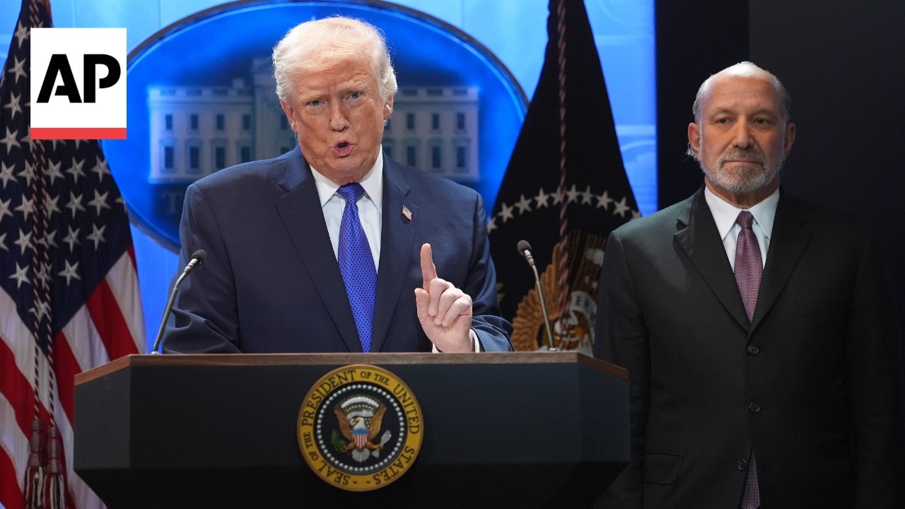'Fools and lap dogs:' Trump attacks Supreme Court justices after tariff ruling