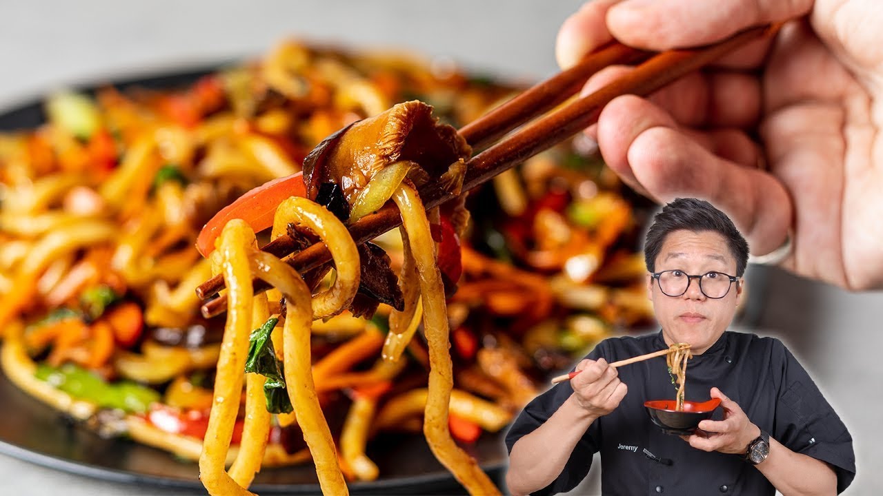 Жареная лапша с овощами