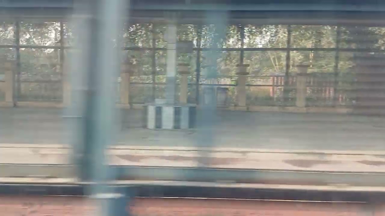 AMRITSAR EXPRESS LEAVING FROM KOLKATA STATION 