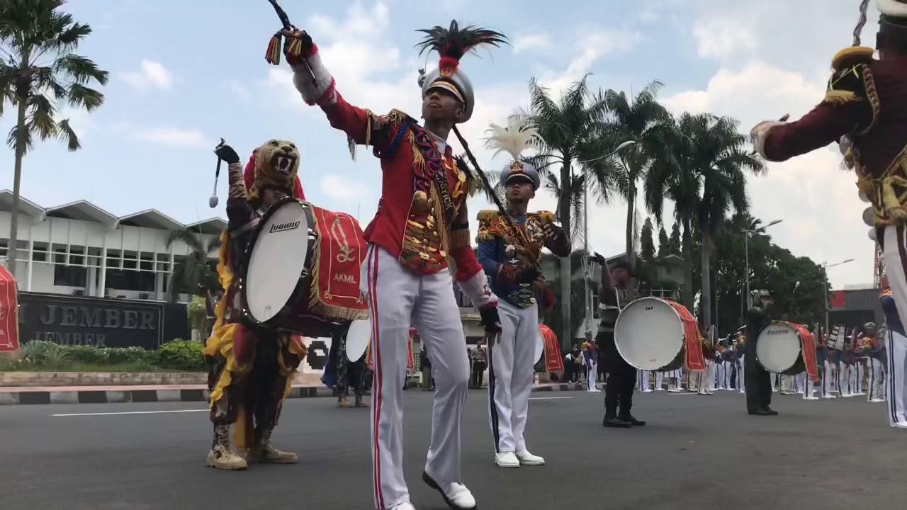 DISPLAY DRUMBAND LATSITARDANUS KE 39 kab JEMBER  TARUNA AKPOL, AAL , AAU , AKMIL , IPDN