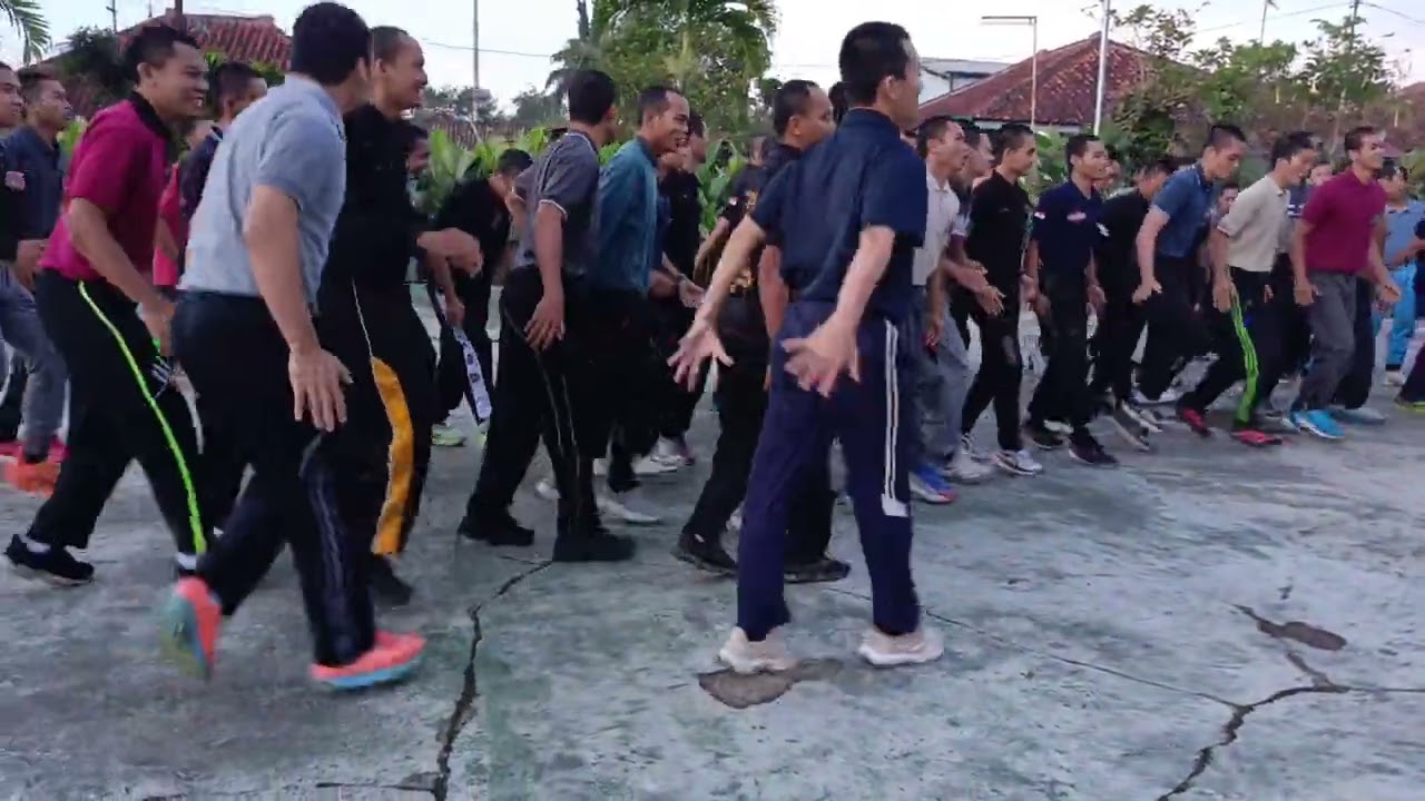 Latihan yel yel pemagangan japan