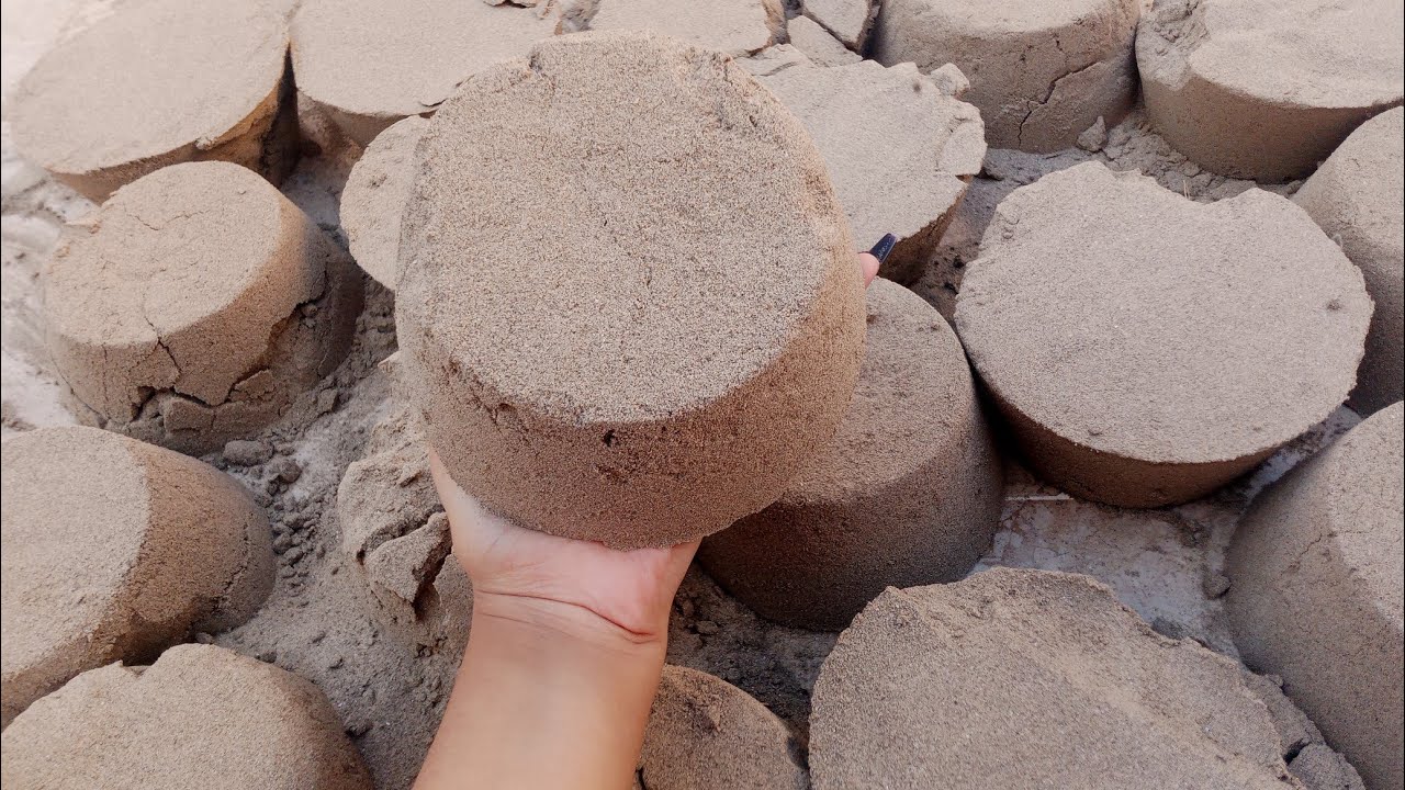 New video crumbling of pure sand dry crumbling on floor♥️
