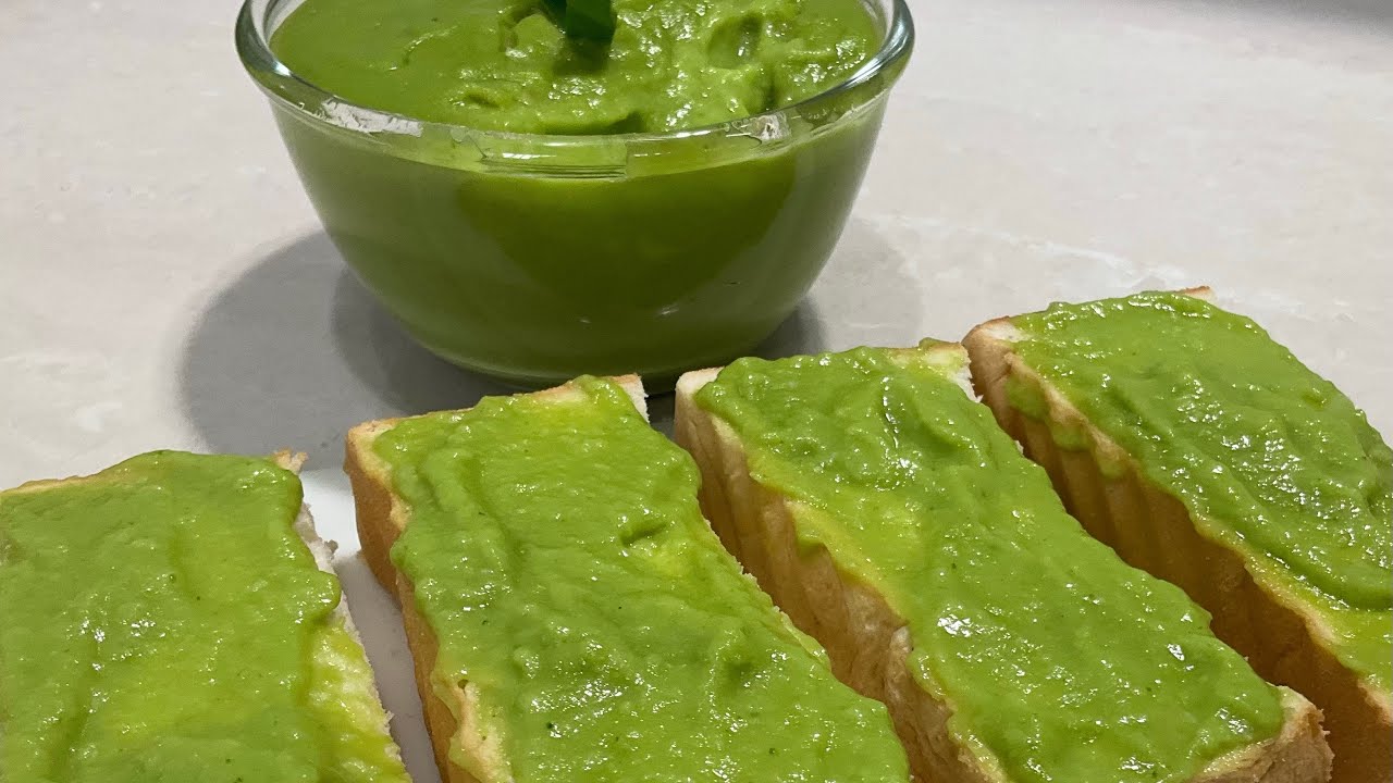 Best Ever pandan coconut jam /kaya. Real organic colour & showing how fresh pandan extract is done