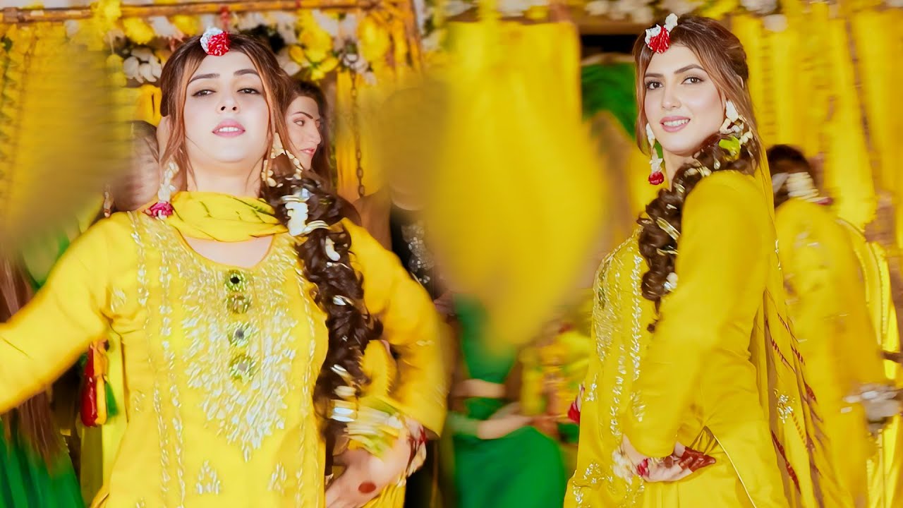 Mehendi Hai Lagi Mere Hathon Mein | Chak Lay Mundia | Mano Multani | Latest Dance  Performance 2025