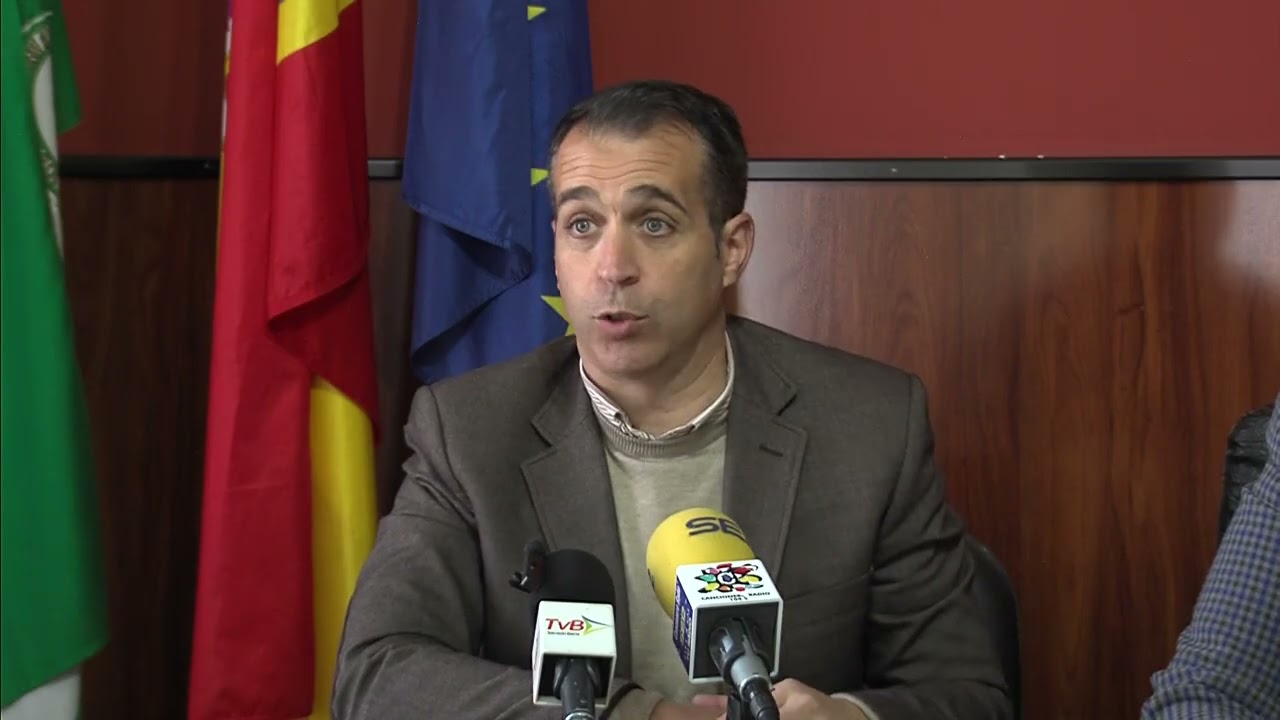 RP firma convenio Ayto Baena y Caja Rural de Baena para oficina en Albendin